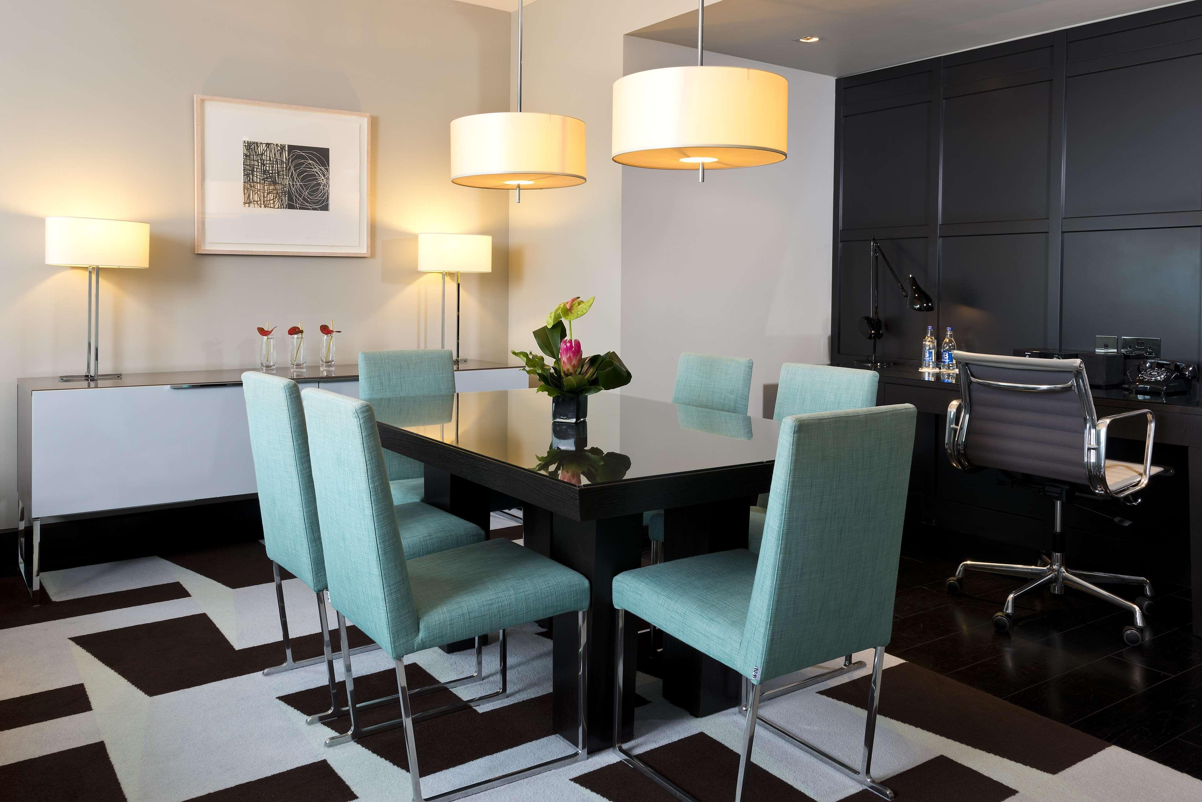 The Fitzwilliam Hotel Белфаст Екстериор снимка A modern dining room