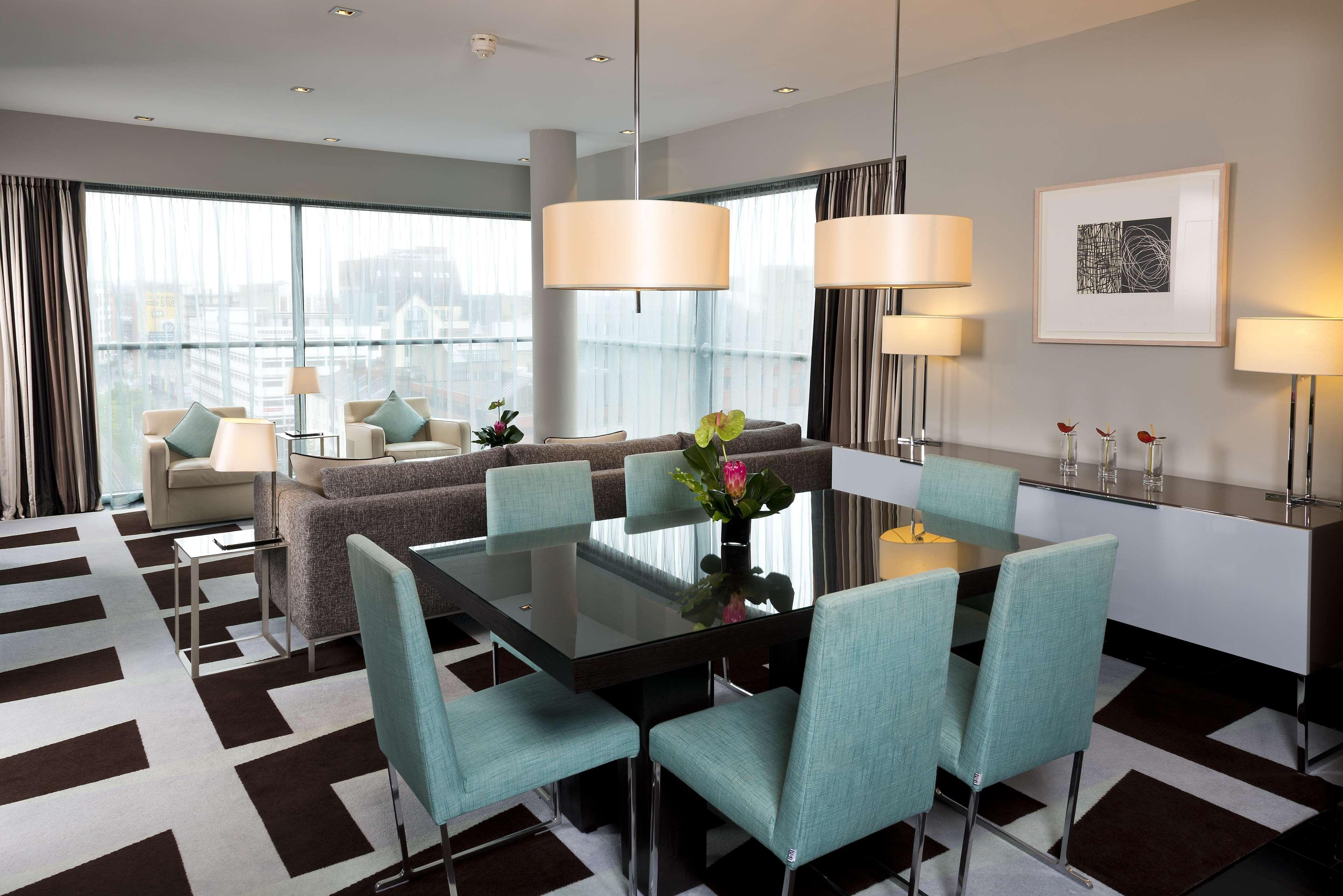 The Fitzwilliam Hotel Белфаст Екстериор снимка A suite at the InterContinental London The O2
