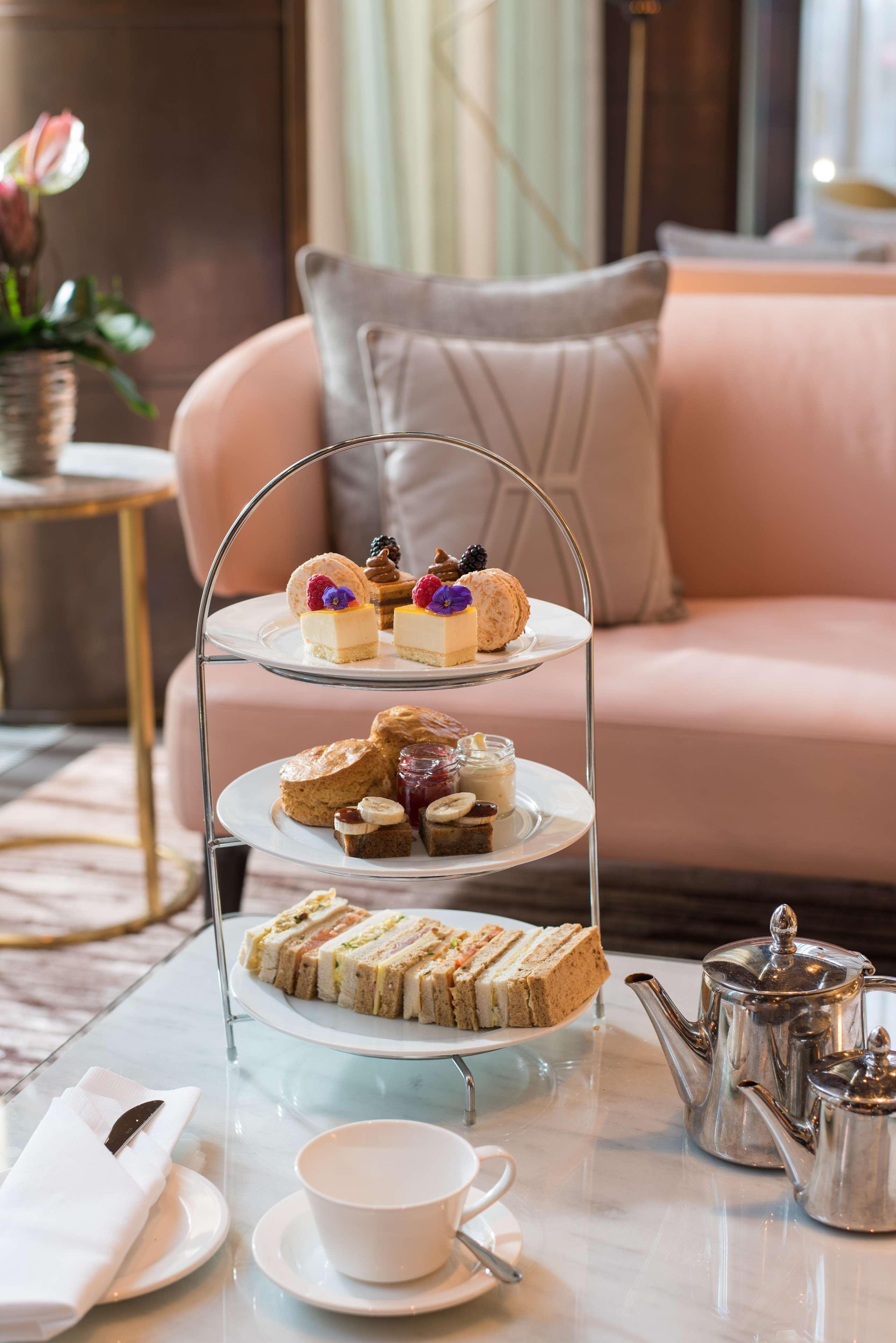 The Fitzwilliam Hotel Белфаст Екстериор снимка Afternoon tea at The Ivy, St John's Wood