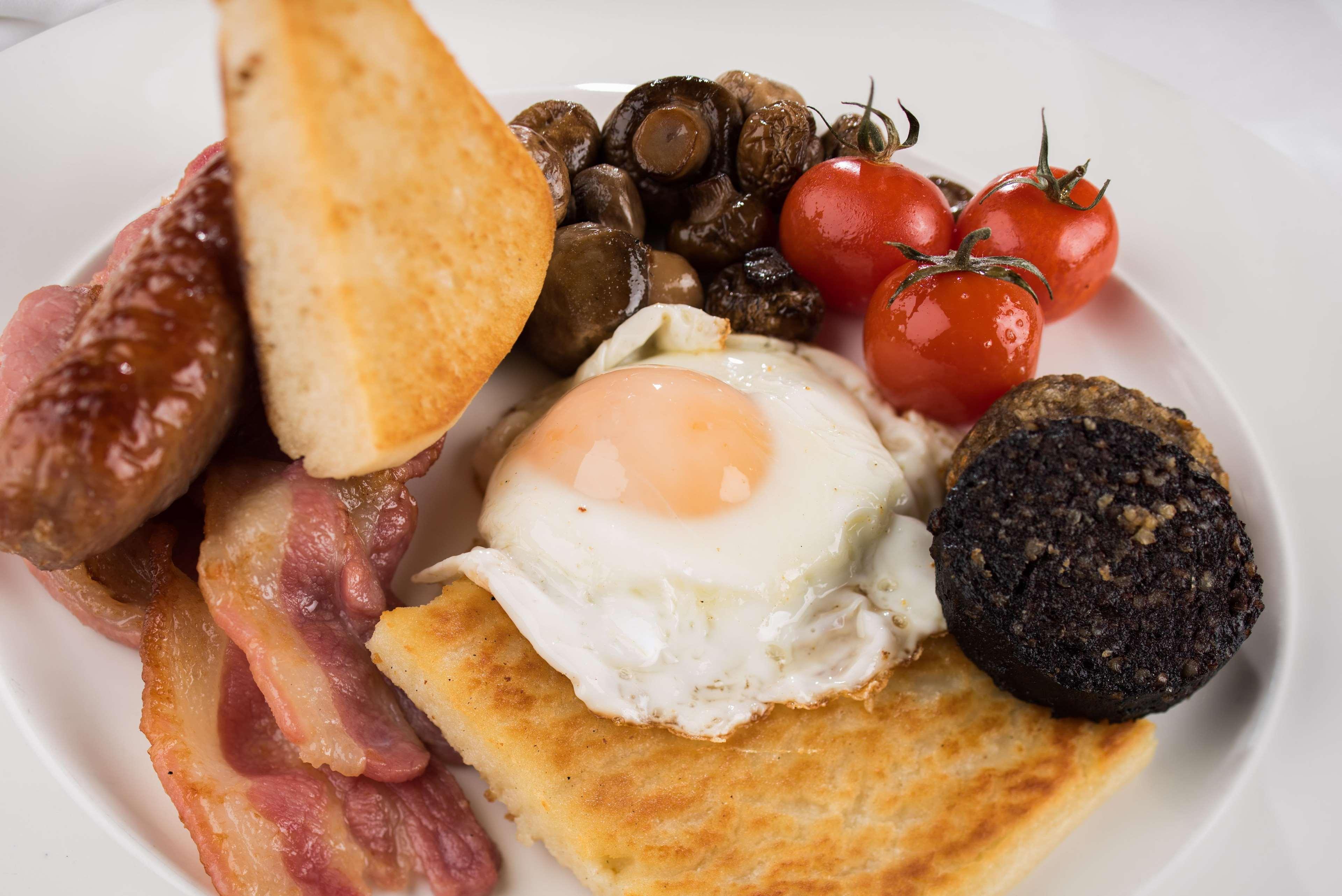 The Fitzwilliam Hotel Белфаст Екстериор снимка A Scottish breakfast
