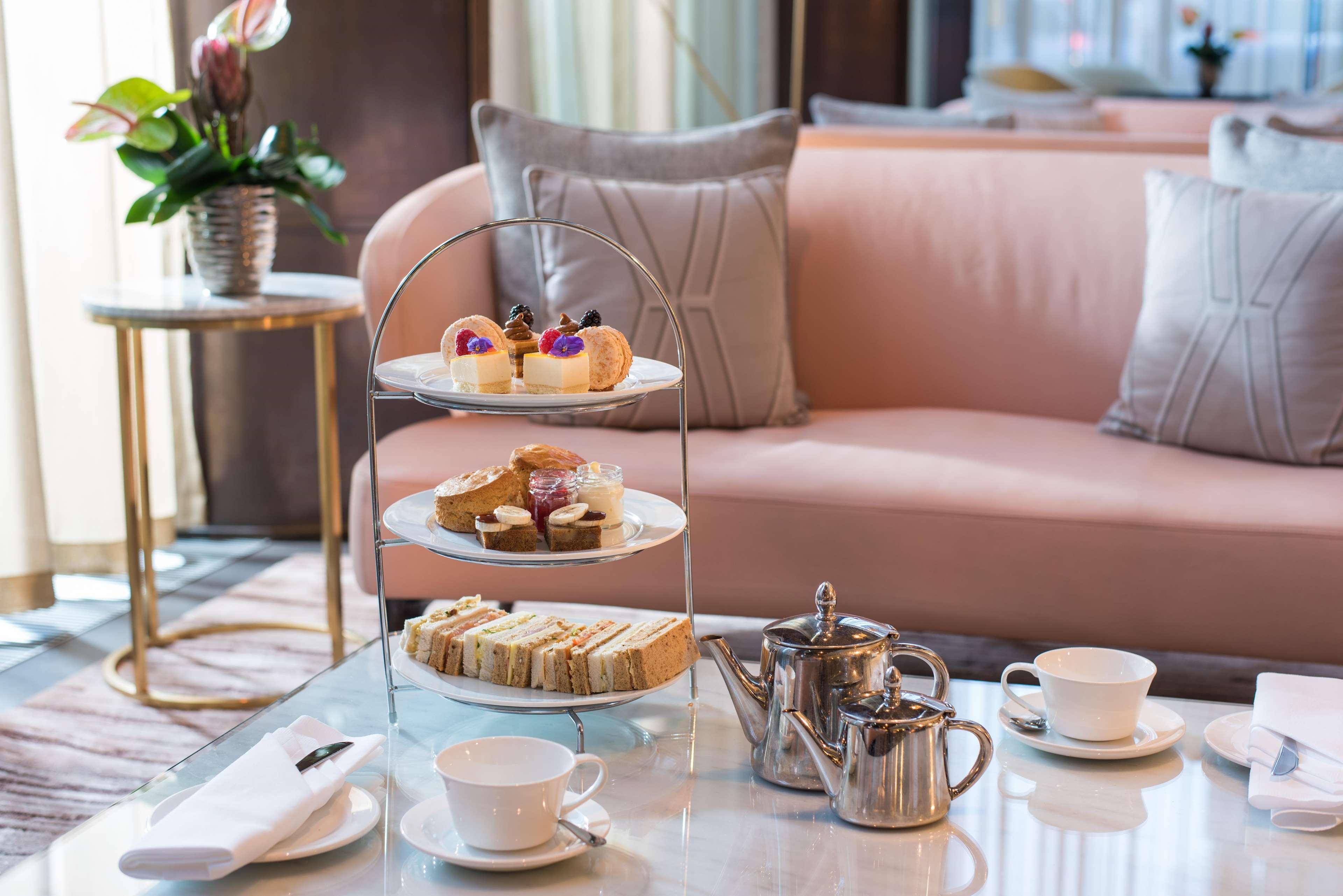 The Fitzwilliam Hotel Белфаст Екстериор снимка Afternoon tea at the Mandarin Oriental, Munich