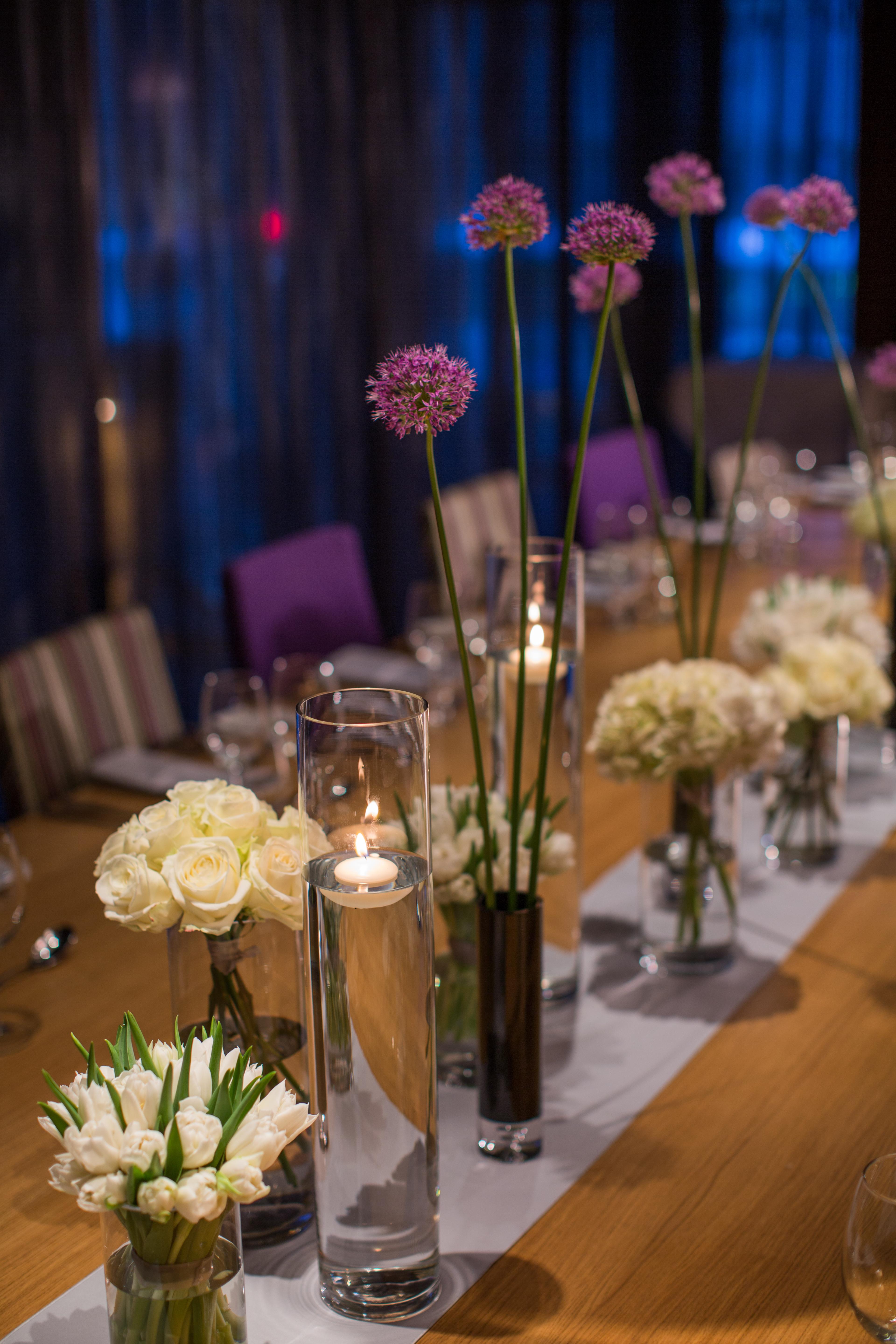 The Fitzwilliam Hotel Белфаст Екстериор снимка A table decorated with flowers and candles